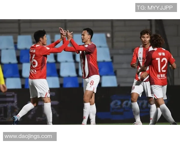 成都篮球队在大师赛中的耐力表现分析与战术探讨